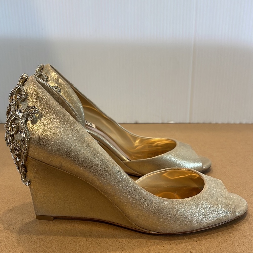 Badgley Mischka Wedge Shoes - Picture 3 of 8
